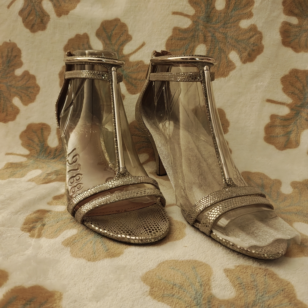 Vince Camuto Metallic Gold T-Strap Heeled Sandals